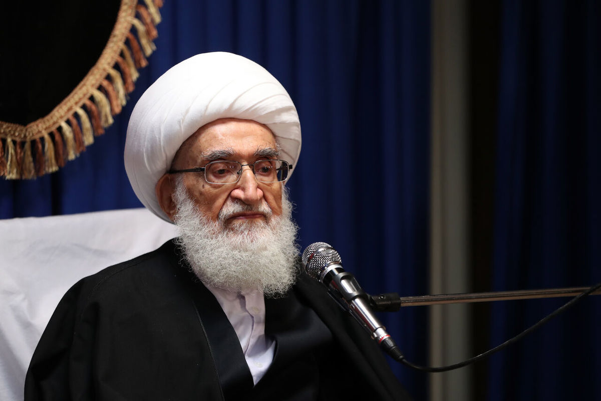     Ayatollah Nouri Hamdani: Officials should listen to people's demands and solve their problems / People never want to destroy, humiliate and create insecurity.